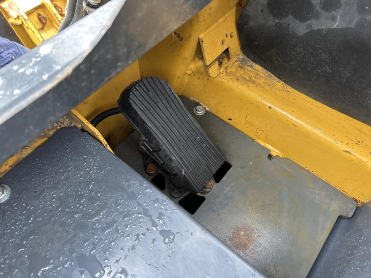 deere-318g-image-38
