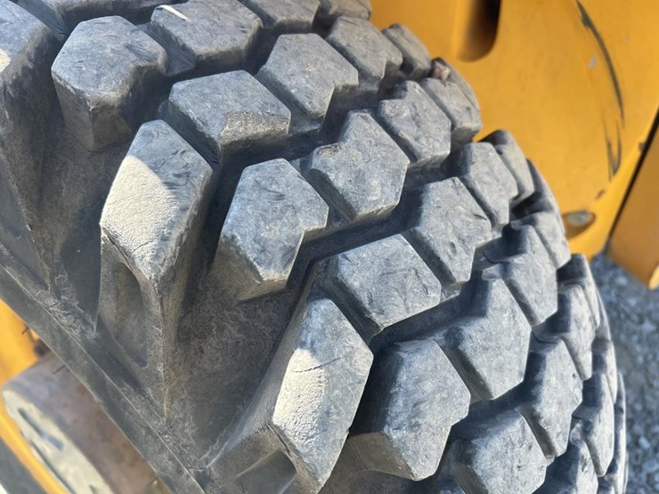 2009-jcb-527-55-image-52
