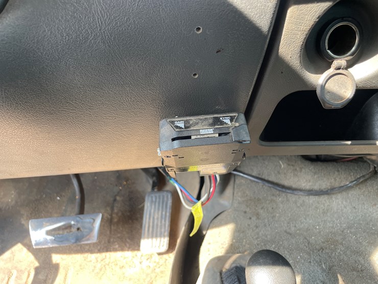#1007-•-2004-chevy-2500-hd-(has-wi-title)-image-40