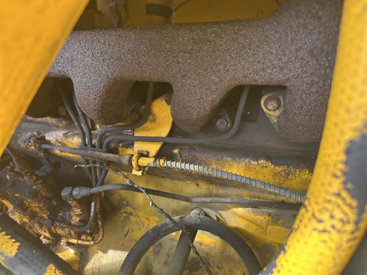 john-deere-300-image-27