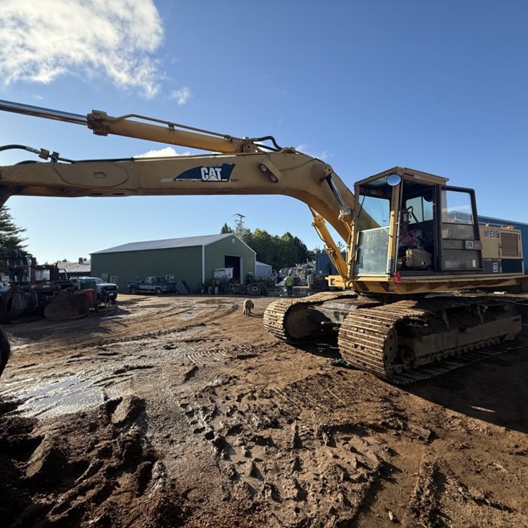 CATERPILLAR 235