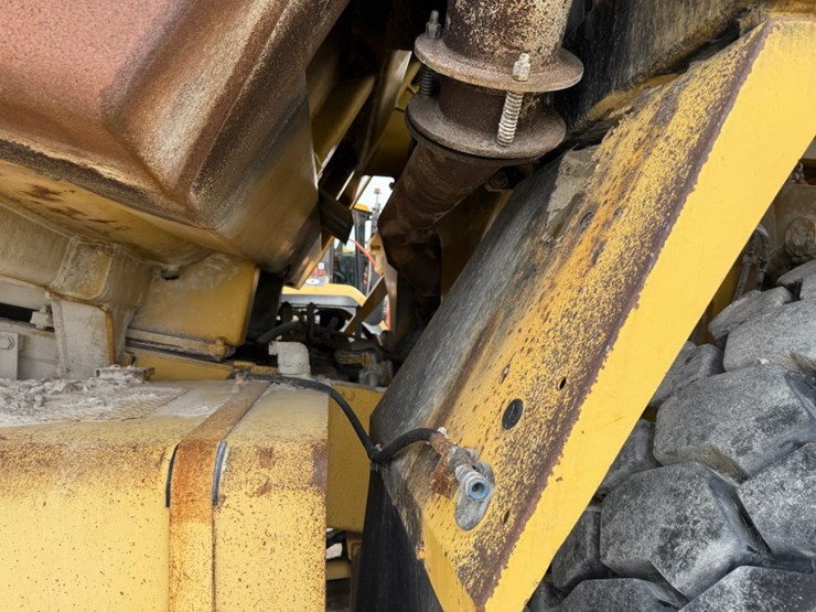komatsu-hd465-5-image-32