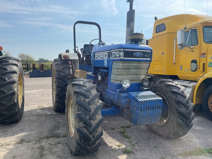ford-7710-image-3