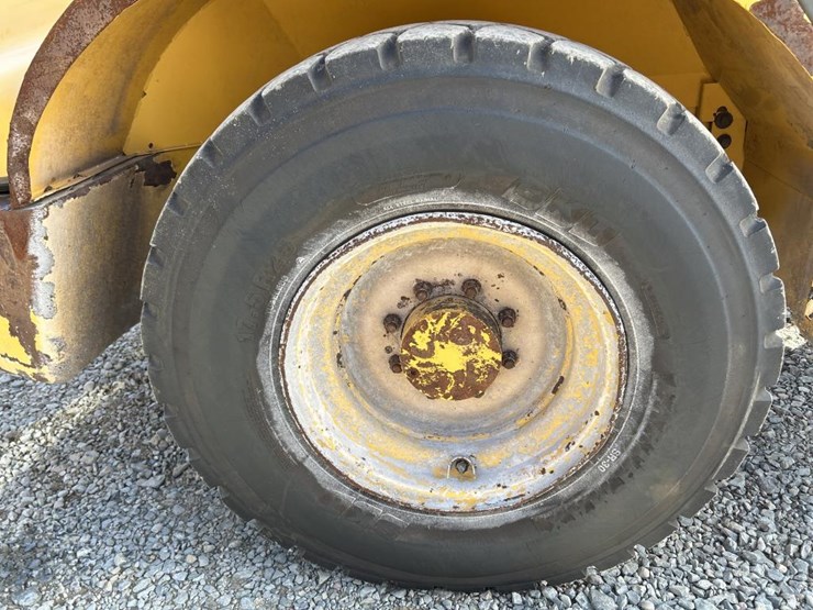 2016-deere-344k-image-75