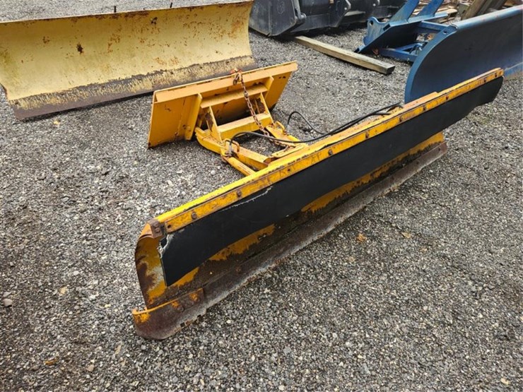#2047-•-8'-skid-steer-snow-plow-image-7