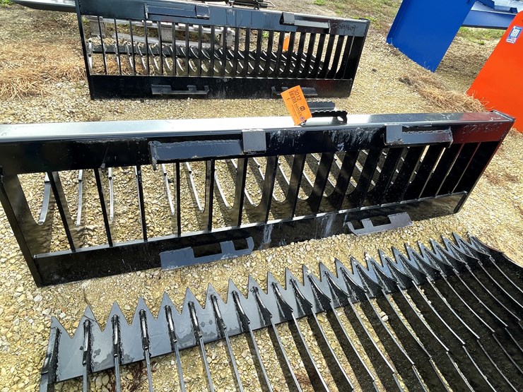 #3012-•-skid-steer-6'-6"-rock-bucket-image-5