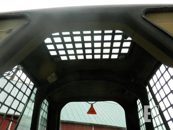 2002-bobcat-t200-image-10