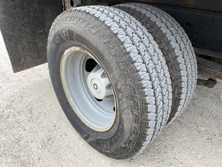 #1009-•-2014-chevy-3500hd-4x4-dually-truck-(has-wi-title)-image-23