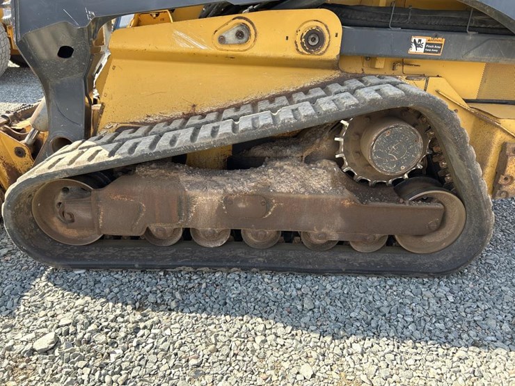 2018-deere-333g-image-58