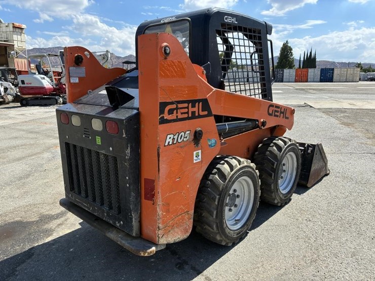 2019-gehl-r105-image-3