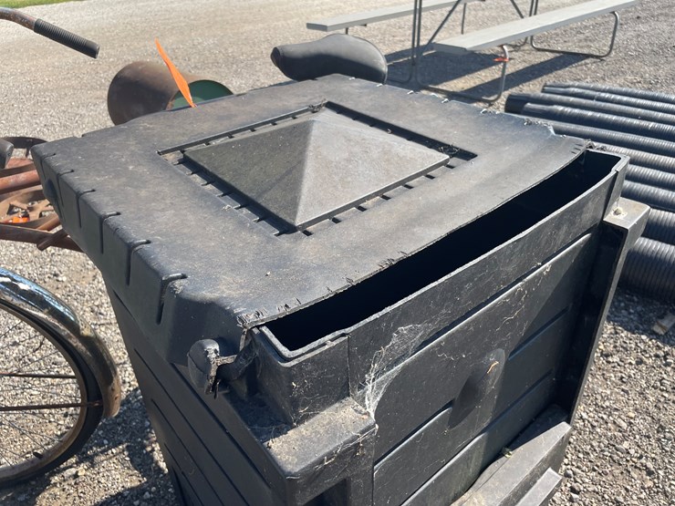 #6641-•-compost-bin-image-8