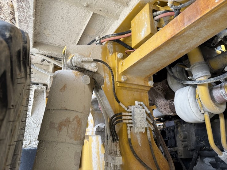 komatsu-hd465-5-image-105