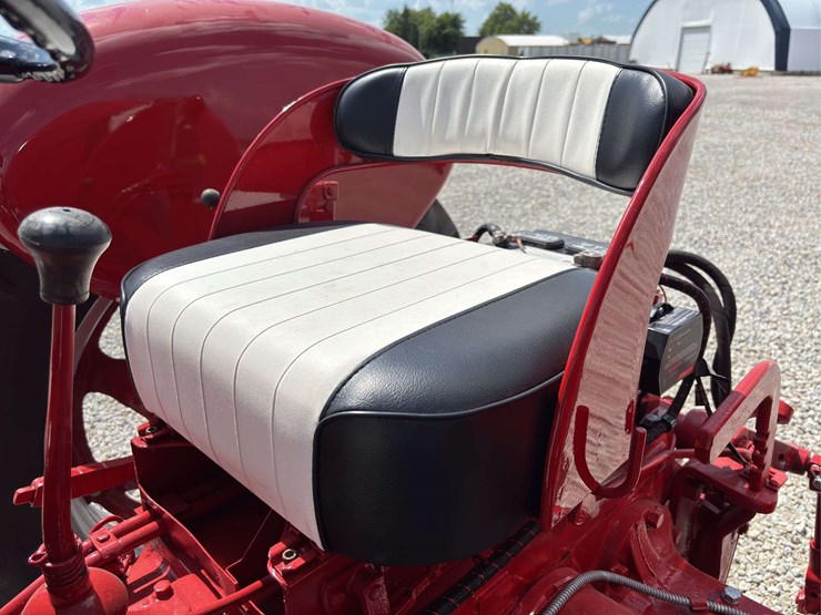 farmall-340-image-44