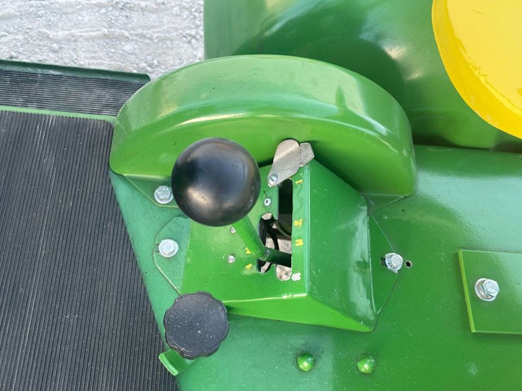 john-deere-112-image-45