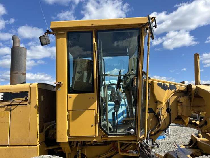 deere-770bh-image-89