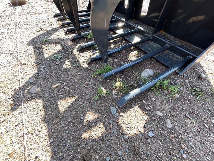 #8242-•-wolverine-compact-tractor-manure-fork-grapple-image-10