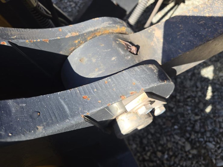 2019-deere-344l-image-22
