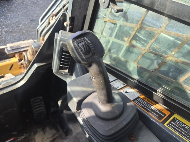 deere-324g-image-36