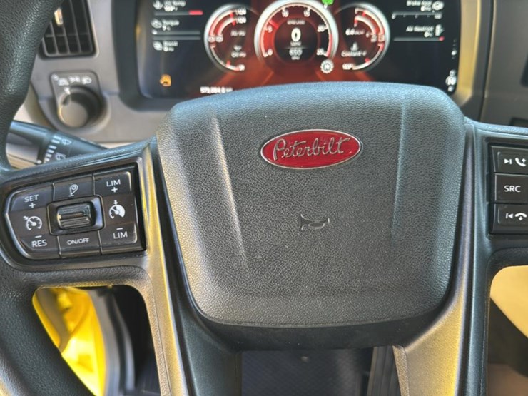 2023-peterbilt-579-image-41
