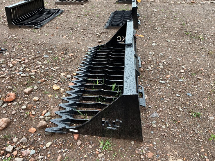 #8228-•-new-kc-76"-skid-steer-skeleton-bucket-image-4