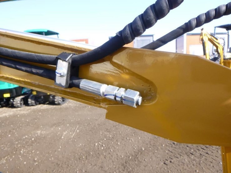 2025-agt-mx12rx-hydraulic-excavator-image-13