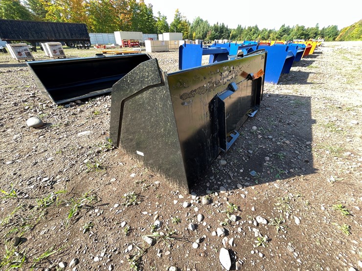 #8233-•-new-kc-84"-skid-steer-snow-or-litter-bucket-image-6