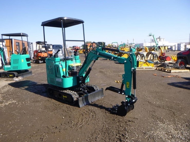 2025-agt-h15r-hydraulic-excavator-image-2