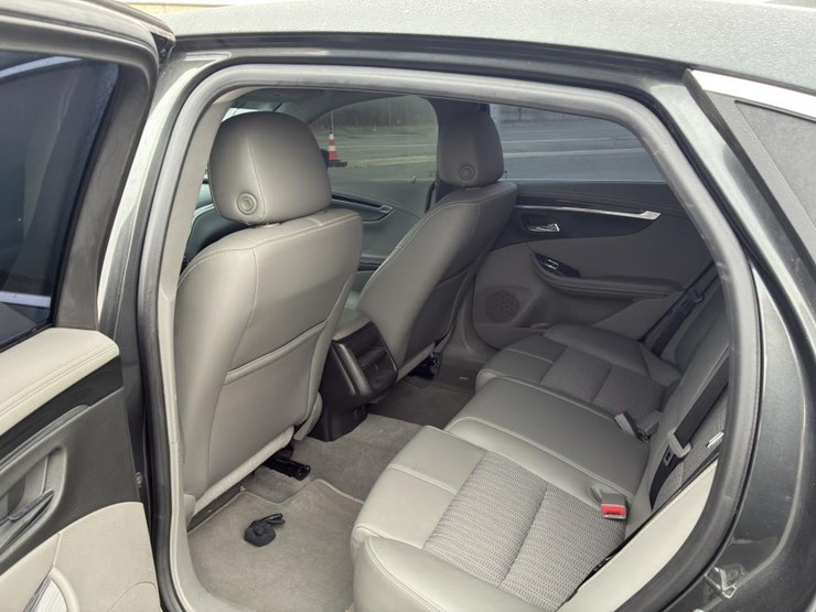 2018-chevrolet-impala-sedan-image-10