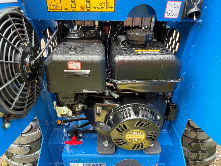 #8165-•-agt-skid-steer-loader-image-9
