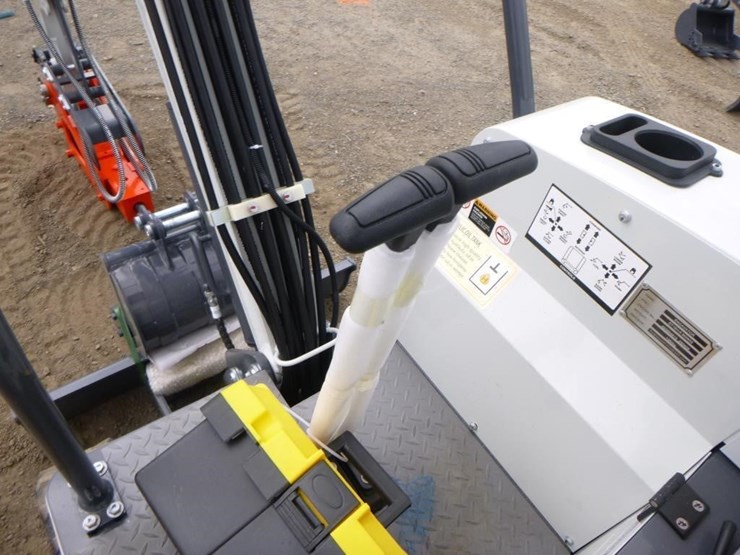 bttl-et15h-6-hydraulic-excavator-image-22