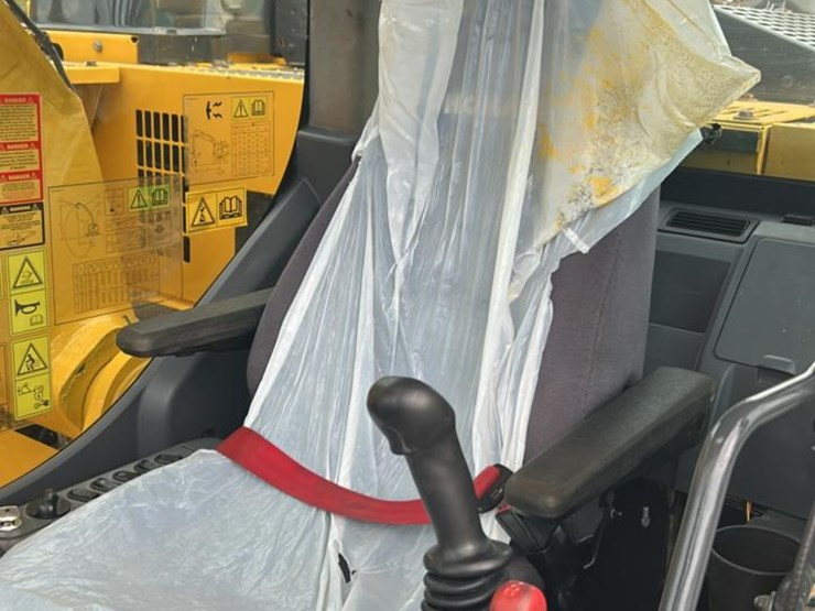 2021-komatsu-pc228-image-37