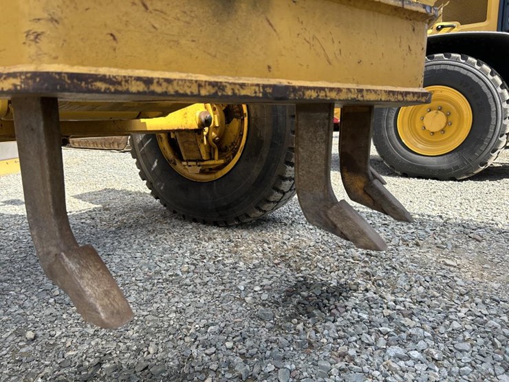 2001-deere-772ch-image-11