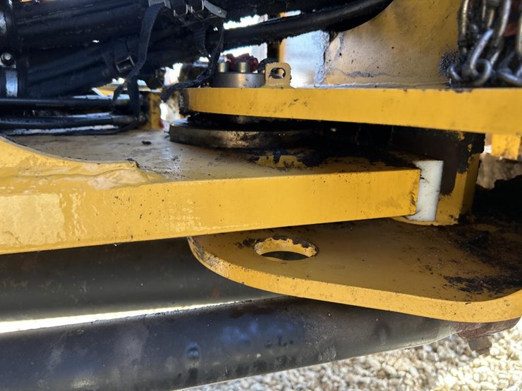 2016-deere-344k-image-28