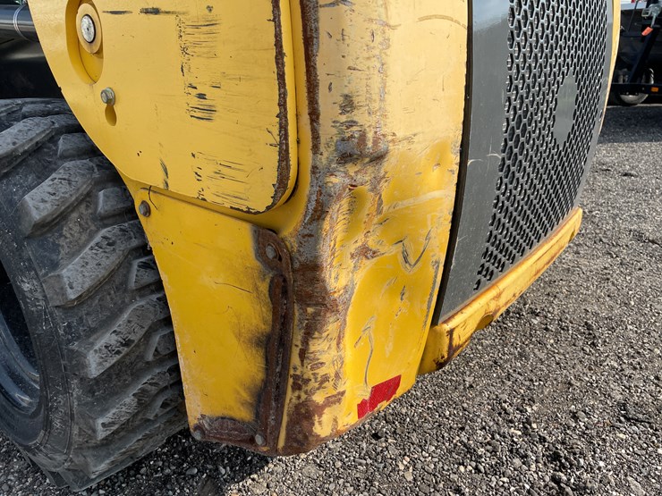2019-new-holland-l216-image-22