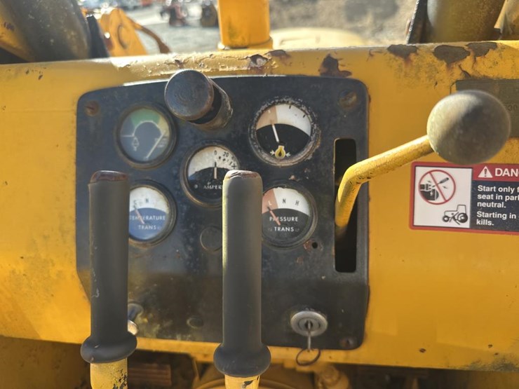 john-deere-300-image-36