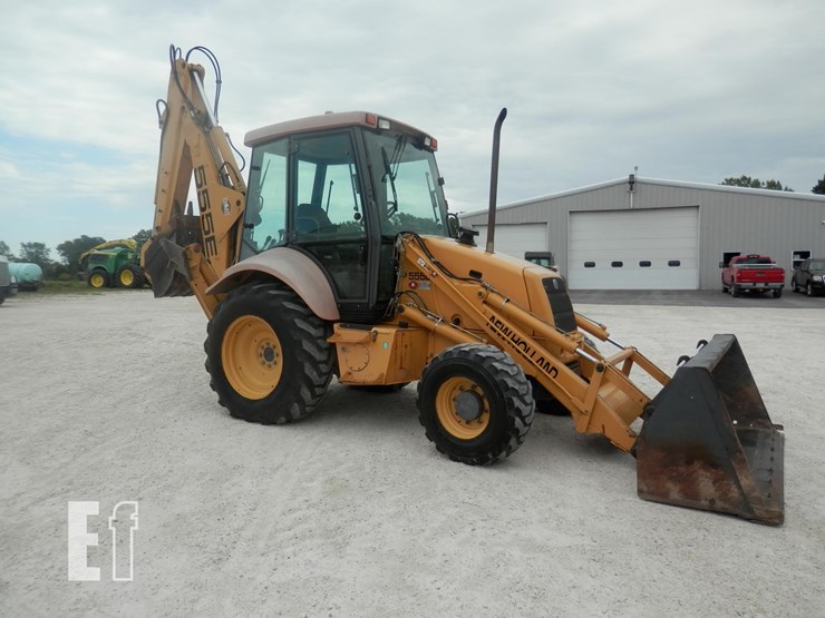new-holland-555e-image-2