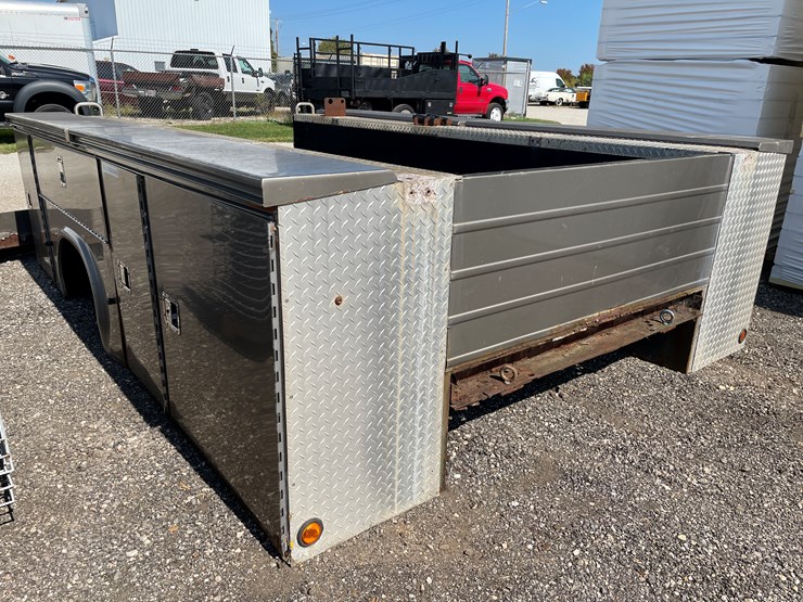 #6449-•-10'-utility-truck-box-image-3