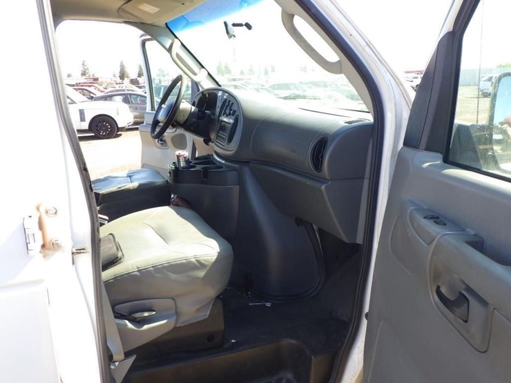 2007-ford-econoline-350-image-6