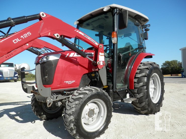 2019-massey-ferguson-1735m-image-6
