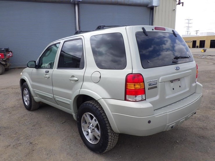 2005-ford-escape-image-4