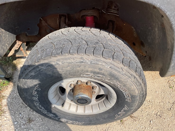 #1007-•-2004-chevy-2500-hd-(has-wi-title)-image-18