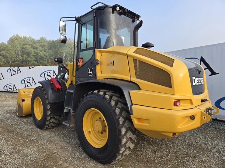 2019-deere-344l-image-3
