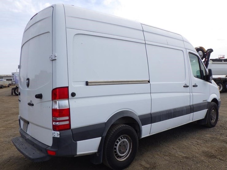 2008-dodge-sprinter-2500-image-3