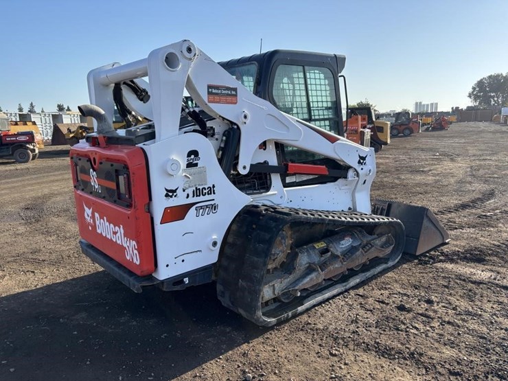 2021-bobcat-t770-image-3
