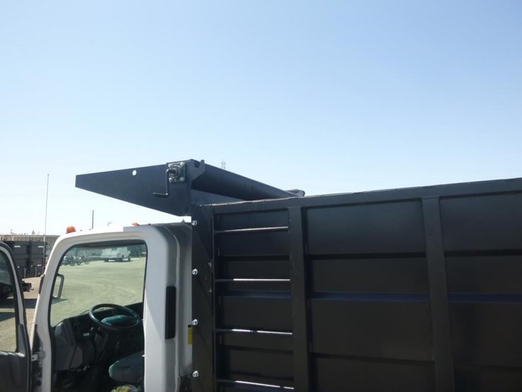2012-isuzu-npr-image-13