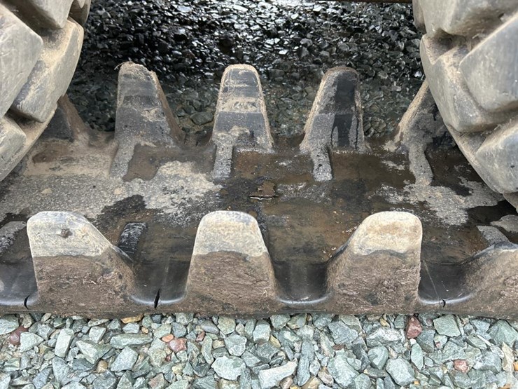 deere-240-image-54