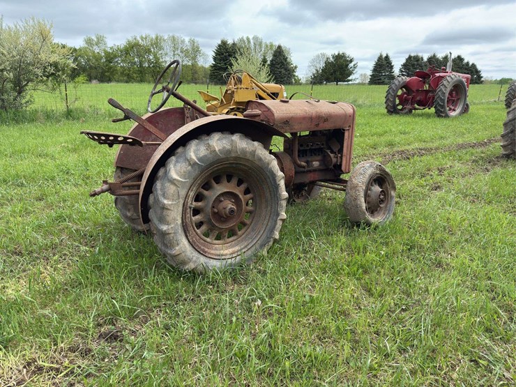silver-king-r38-tractor-image-2