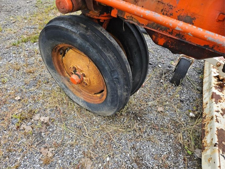 #2030-•-allis-chalmers-ca-tractor-image-35