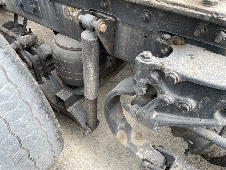 2013-kenworth-t700-image-27