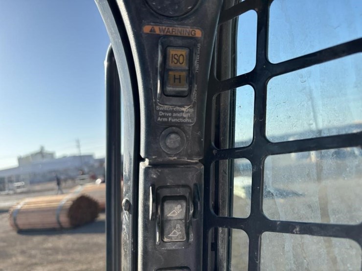 2021-bobcat-t770-image-30